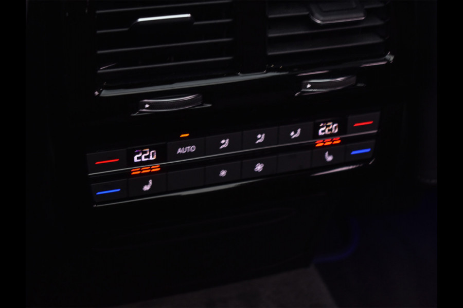 Volkswagen Touareg 3.0 TSi eHybrid 4MOTION R | HEAD-UP | DYNAUDIO | 360 CAMERA | SOFT-CLOSE | PANORAMADAK | KEYLESS ACCESS | STOELMASSAGE | TREKHAA