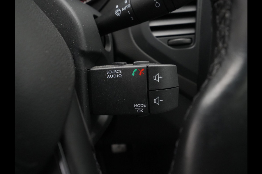Renault Captur 1.3 TCe 150pk EDC Intens Navigatie Trekhaak Panorama Led Camera 299
