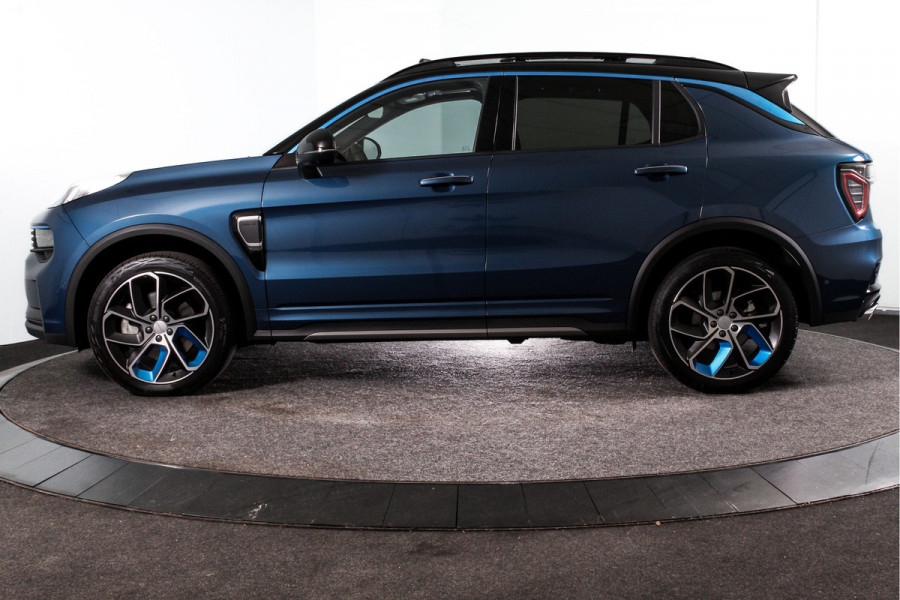 Lynk & Co 01 1.5 PHEV 261PK MY23 | 360 Camera | 7.4 kWh boordlader | Donkere hemel | S/K-panodak | Adapt. Cruise | Memory | Elek. klep | LM 20" | 1874
