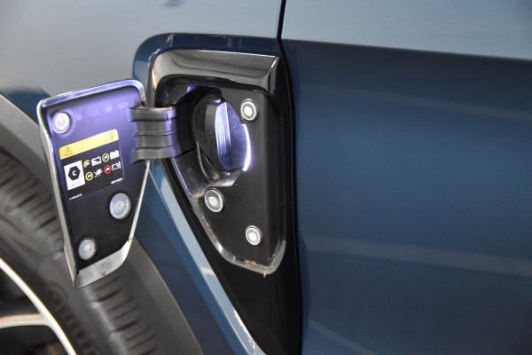 Lynk & Co 01 1.5 PHEV 261PK MY23 | 360 Camera | 7.4 kWh boordlader | Donkere hemel | S/K-panodak | Adapt. Cruise | Memory | Elek. klep | LM 20" | 1874