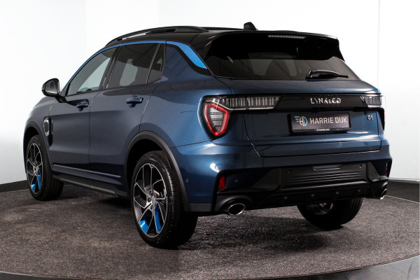 Lynk & Co 01 1.5 PHEV 261PK MY23 | 360 Camera | 7.4 kWh boordlader | Donkere hemel | S/K-panodak | Adapt. Cruise | Memory | Elek. klep | LM 20" | 1874