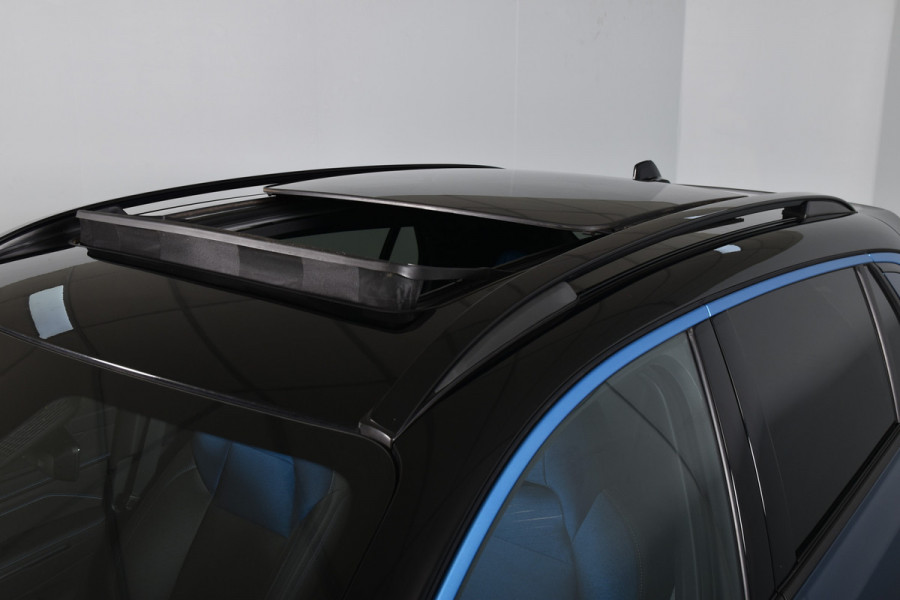 Lynk & Co 01 1.5 PHEV 261PK MY23 | 360 Camera | 7.4 kWh boordlader | Donkere hemel | S/K-panodak | Adapt. Cruise | Memory | Elek. klep | LM 20" | 1874