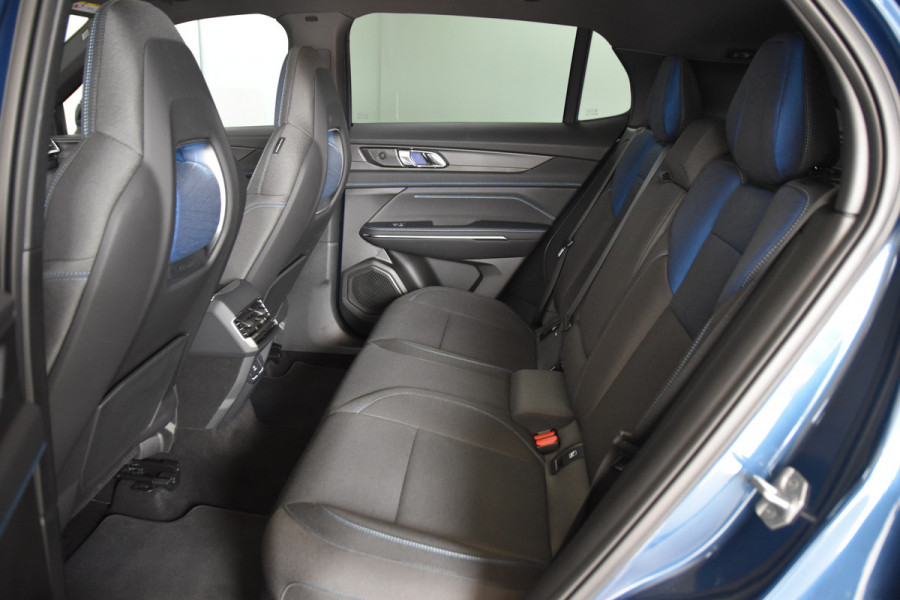 Lynk & Co 01 1.5 PHEV 261PK MY23 | 360 Camera | 7.4 kWh boordlader | Donkere hemel | S/K-panodak | Adapt. Cruise | Memory | Elek. klep | LM 20" | 1874