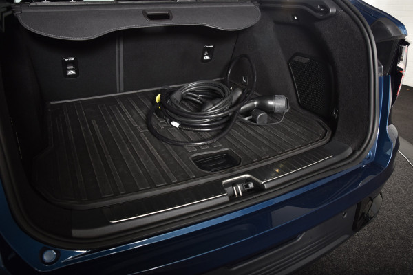 Lynk & Co 01 1.5 PHEV 261PK MY23 | 360 Camera | 7.4 kWh boordlader | Donkere hemel | S/K-panodak | Adapt. Cruise | Memory | Elek. klep | LM 20" | 1874