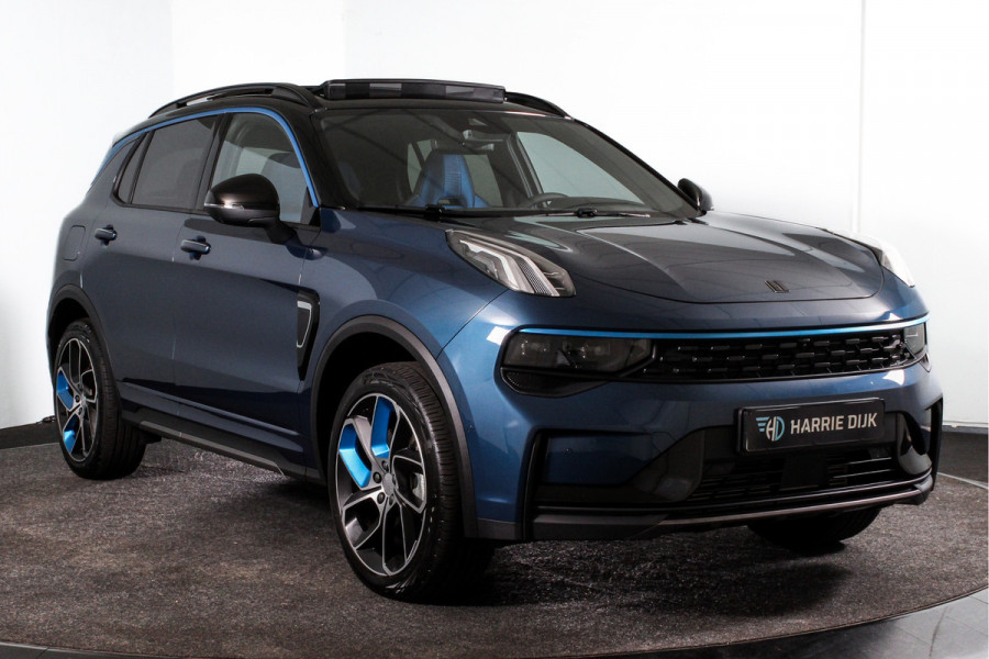 Lynk & Co 01 1.5 PHEV 261PK MY23 | 360 Camera | 7.4 kWh boordlader | Donkere hemel | S/K-panodak | Adapt. Cruise | Memory | Elek. klep | LM 20" | 1874