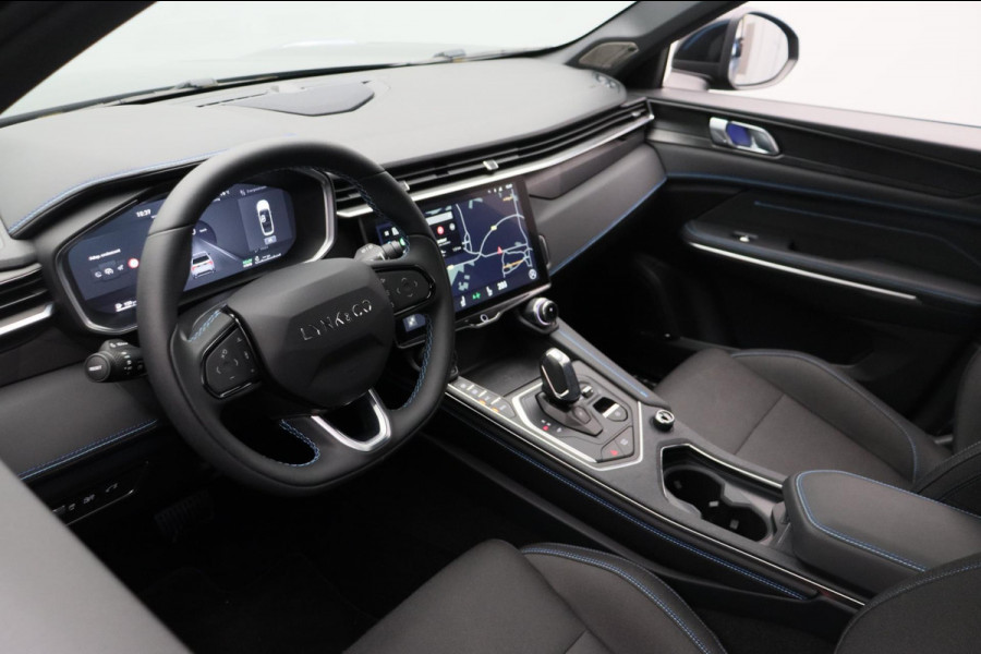 Lynk & Co 01 1.5 261PK Plug-in Hybrid Zwarte Hemel 360 Camera Pano/dak Apple/Carplay Adaptive/Cruise