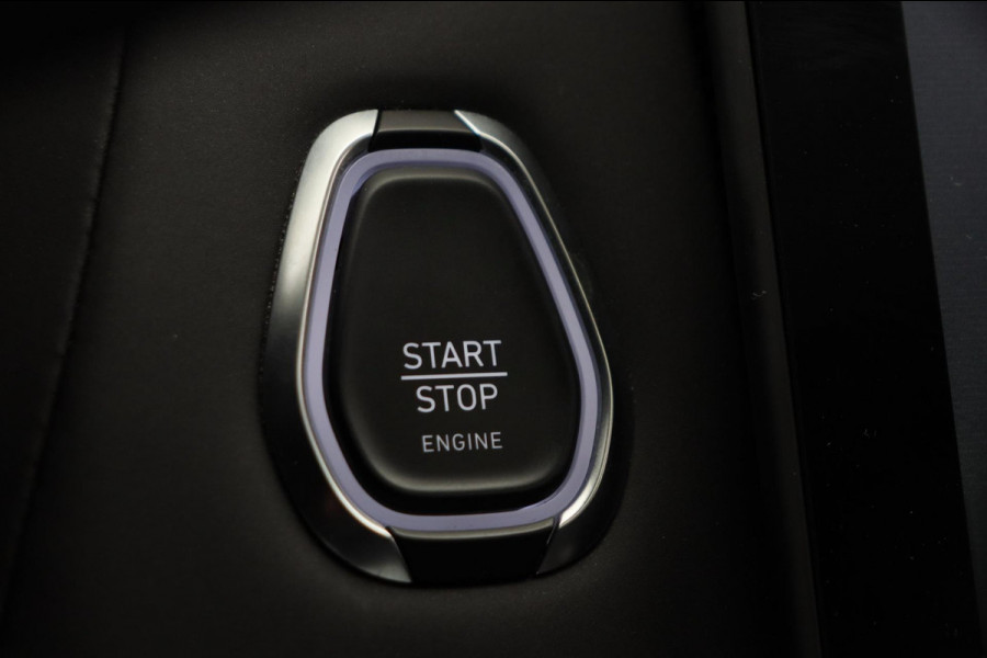 Lynk & Co 01 1.5 261PK Plug-in Hybrid Zwarte Hemel 360 Camera Pano/dak Apple/Carplay Adaptive/Cruise