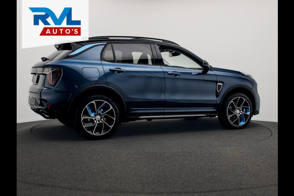 Lynk & Co 01 1.5 261PK Plug-in Hybrid Zwarte Hemel 360 Camera Pano/dak Apple/Carplay Adaptive/Cruise