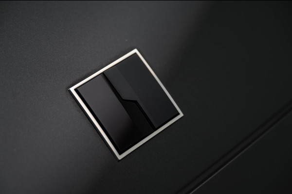 Lynk & Co 01 1.5 261PK Plug-in Hybrid Zwarte Hemel 360 Camera Pano/dak Apple/Carplay Adaptive/Cruise