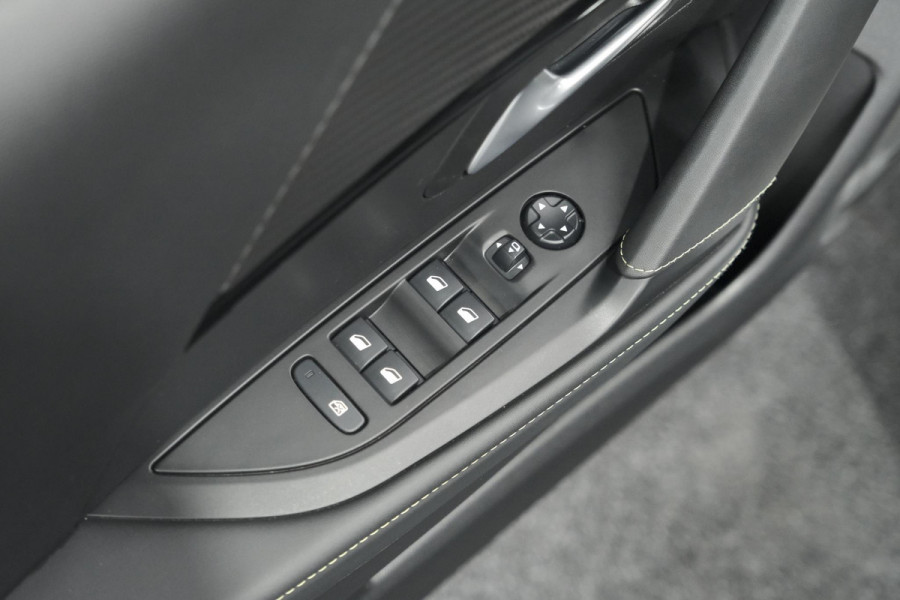 Peugeot 208 PureTech 100 GT-Line | Camera | Navigatie | Parkeersensoren | Apple Carplay