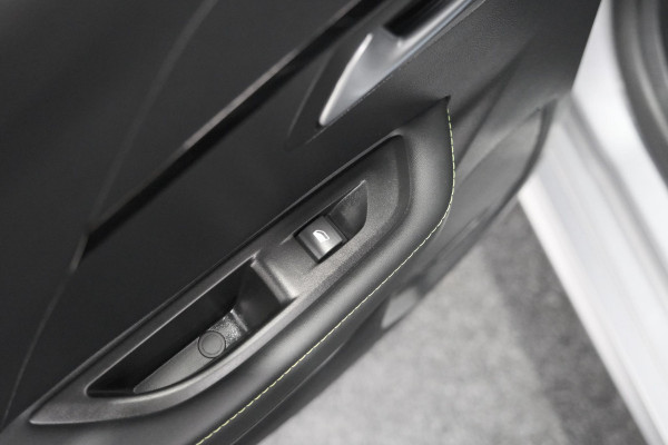 Peugeot 208 PureTech 100 GT-Line | Camera | Navigatie | Parkeersensoren | Apple Carplay