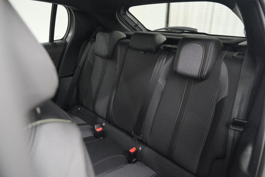 Peugeot 208 PureTech 100 GT-Line | Camera | Navigatie | Parkeersensoren | Apple Carplay