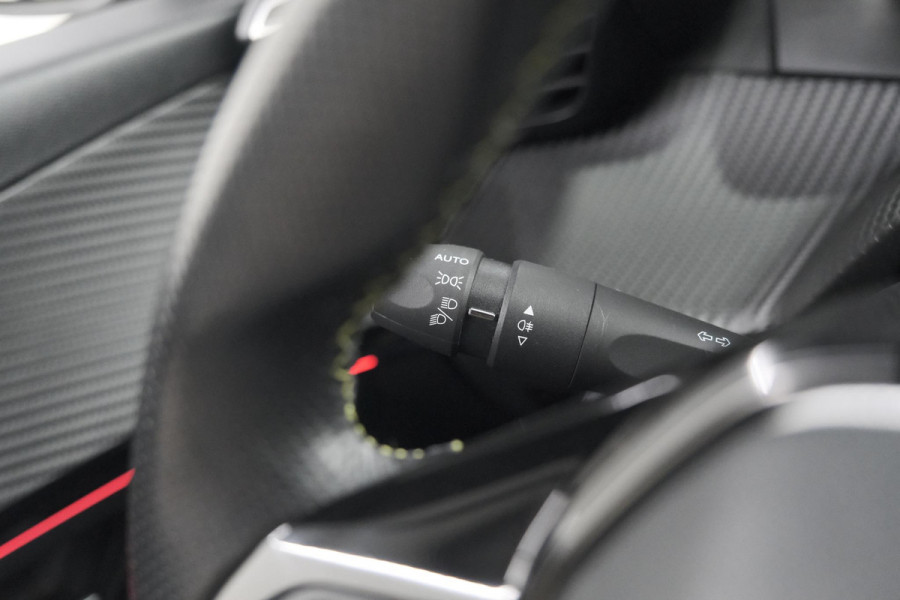 Peugeot 208 PureTech 100 GT-Line | Camera | Navigatie | Parkeersensoren | Apple Carplay