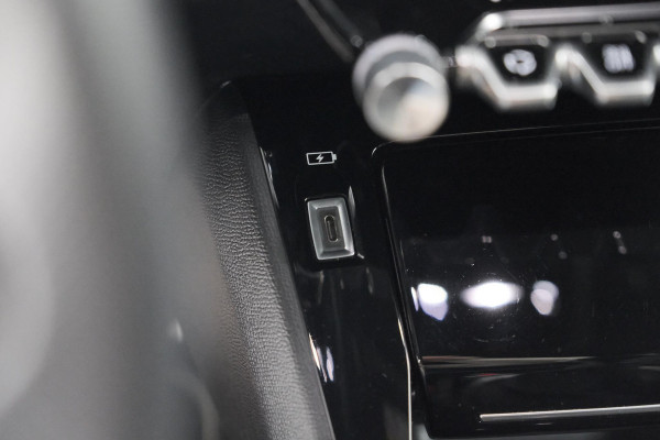 Peugeot 208 PureTech 100 GT-Line | Camera | Navigatie | Parkeersensoren | Apple Carplay