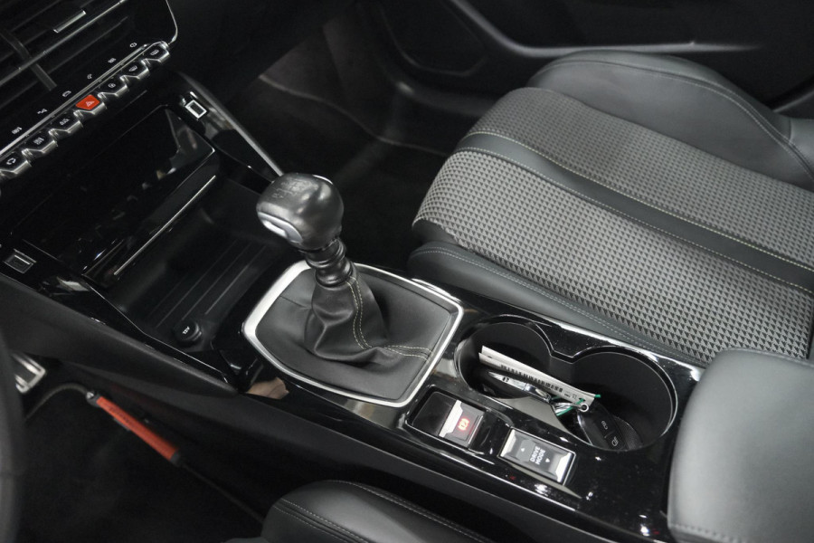 Peugeot 208 PureTech 100 GT-Line | Camera | Navigatie | Parkeersensoren | Apple Carplay