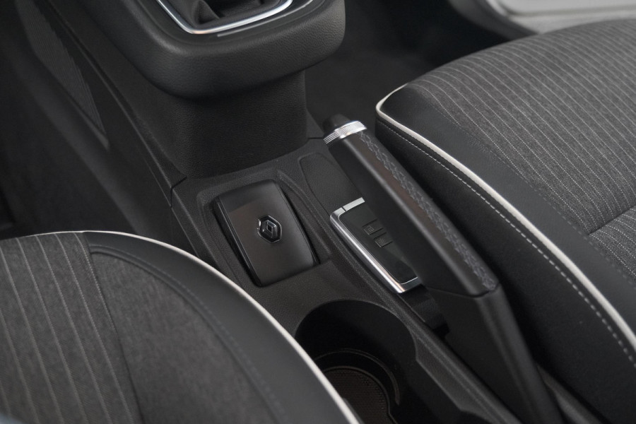 Renault Clio TCe 100 Intens | Parkeersensoren | Apple Carplay | Climate Control