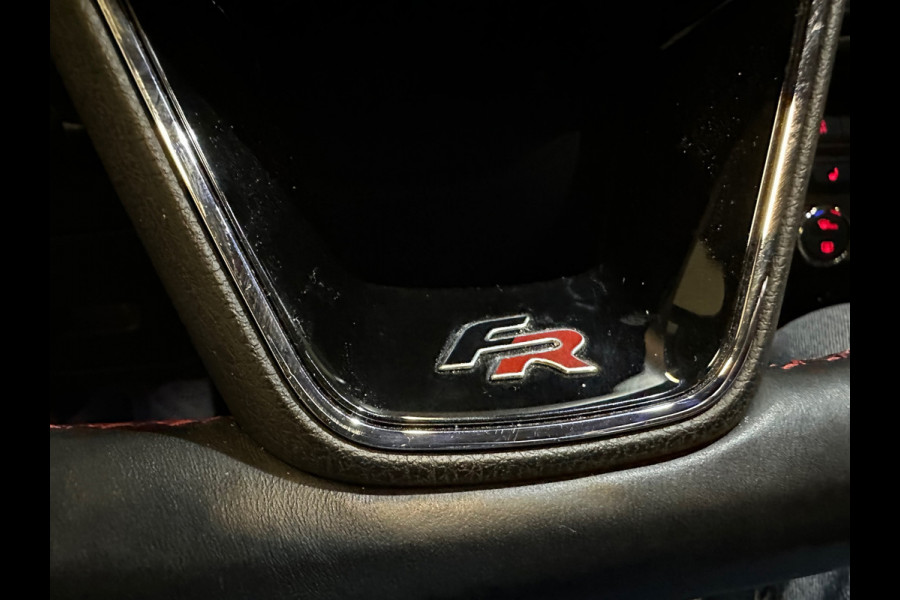 Seat León ST 1.5 TSI FR Ultimate Edition PANO /VIRTUAL/ADAPTIVE CRUISE CONTROL