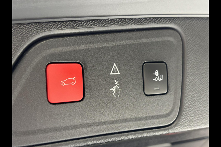 Peugeot 3008 1.2 PureTech GT Line Navigatie | Elektrische achterklep | Achteruitrijcamera | Dodehoekdetectie | NIEUWE DISTRIBUTIE