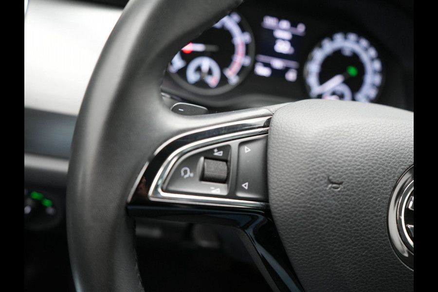 Škoda Kodiaq 1.5 TSI Ambition 150 pk DSG | Trekhaak af Fabriek | Carplay | Stoelverwarming | Spraakbediening | Navigatiesysteem full map |  Dab |