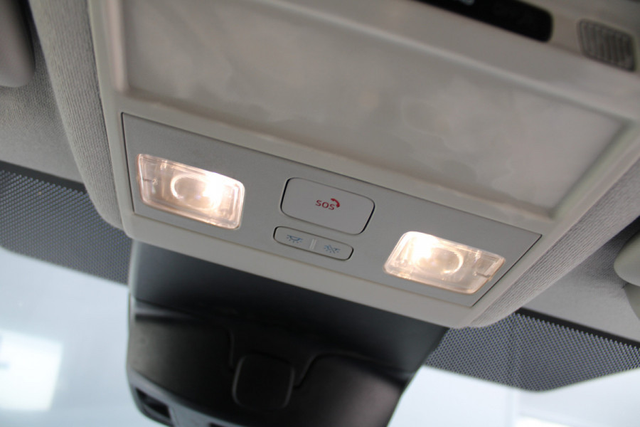 Ford Transit Custom 320 2.0 TDCI L2H1 Trend 170pk - Navigatie - LED koplampen - Camera - Trekhaak - Rijklaar