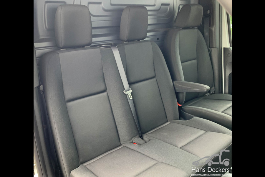 Mercedes-Benz Sprinter 317 L2H2 MBUX 170PK Airco Navigatie Trekhaak Camera Parkeersensoren BPM Vrij