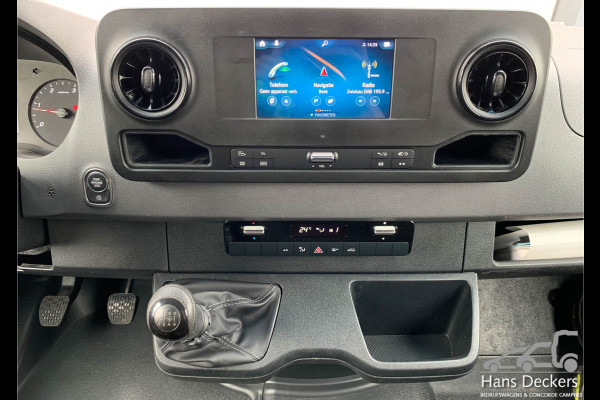 Mercedes-Benz Sprinter 317 L2H2 MBUX 170PK Airco Navigatie Trekhaak Camera Parkeersensoren BPM Vrij