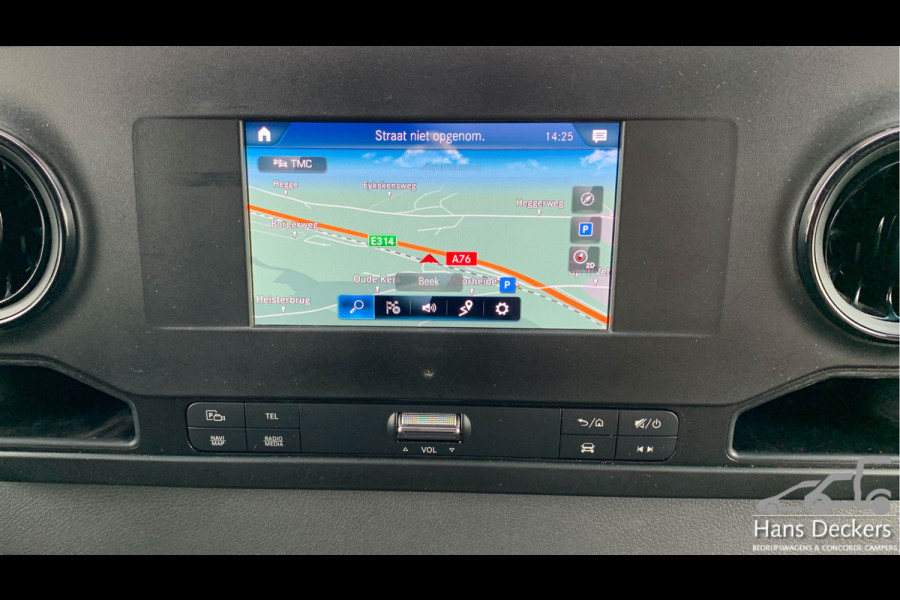 Mercedes-Benz Sprinter 317 L2H2 MBUX 170PK Airco Navigatie Trekhaak Camera Parkeersensoren BPM Vrij