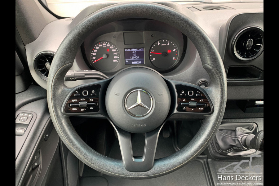 Mercedes-Benz Sprinter 317 L2H2 MBUX 170PK Airco Navigatie Trekhaak Camera Parkeersensoren BPM Vrij
