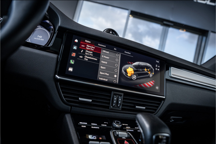 Porsche Cayenne 3.0 E-Hybrid Platinum Edition - Sport Chrono | Panorama | Luchtvering | Bose | Elek. Trekhaak