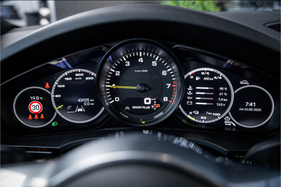 Porsche Cayenne 3.0 E-Hybrid Platinum Edition - Sport Chrono | Panorama | Luchtvering | Bose | Elek. Trekhaak
