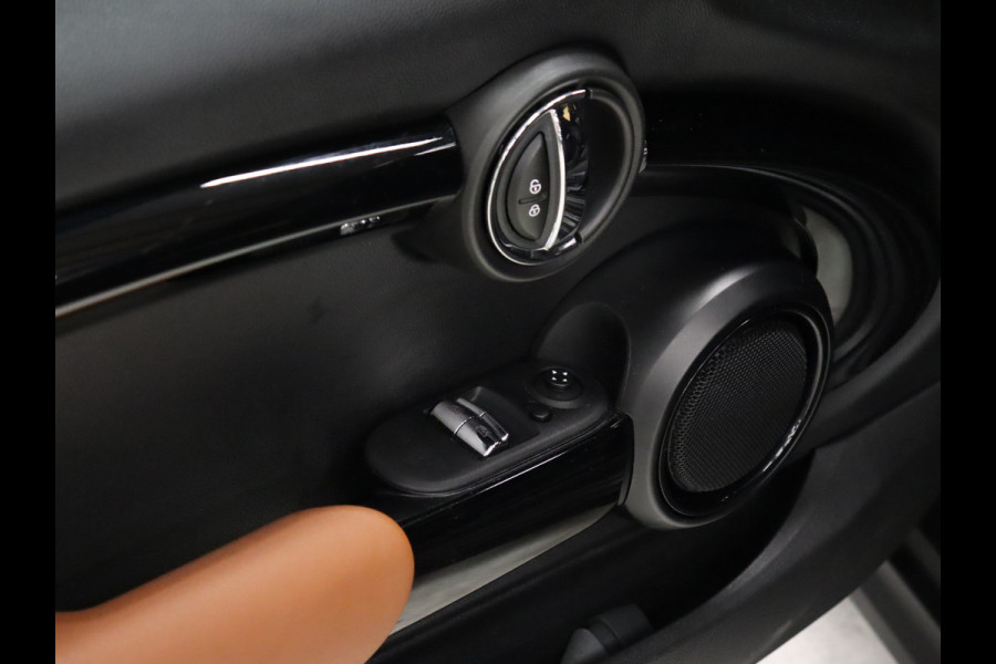 MINI Mini 1.5 Cooper Business Seven [NAVIGATIE, VOL LEDER, SPORTSTOELEN, CRUISE CONTROL, AIRCO, BLUETOOTH, NIEUWSTAAT]