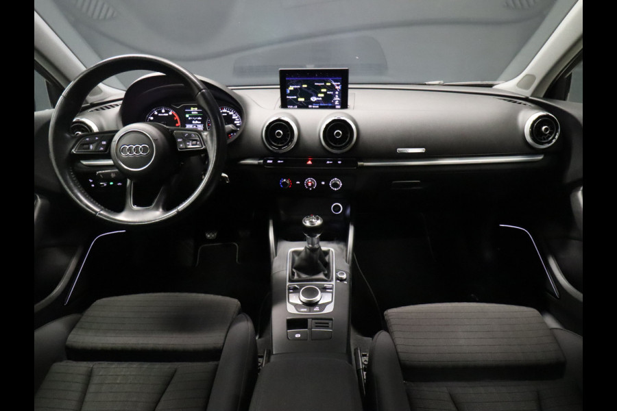 Audi A3 Limousine 1.5 TFSI CoD Sport Lease Edition [TREKHAAK INKLAPBAAR, PARKEERSENSOR ACHTER, NAVIGATIE, CRUISE CONTROL, AIRCO, NIEUWSTAAT]