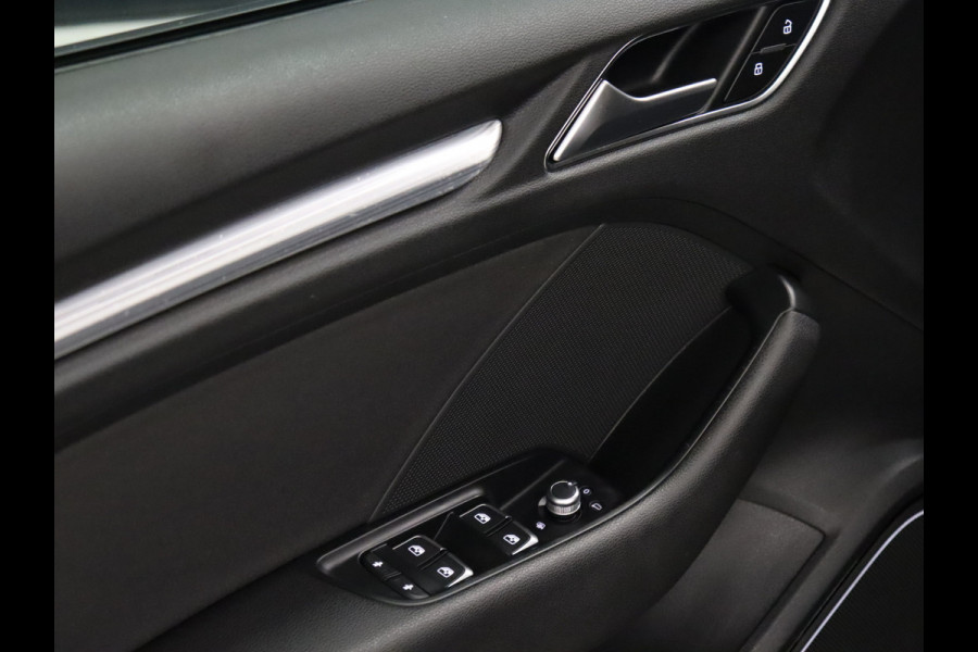 Audi A3 Limousine 1.5 TFSI CoD Sport Lease Edition [TREKHAAK INKLAPBAAR, PARKEERSENSOR ACHTER, NAVIGATIE, CRUISE CONTROL, AIRCO, NIEUWSTAAT]
