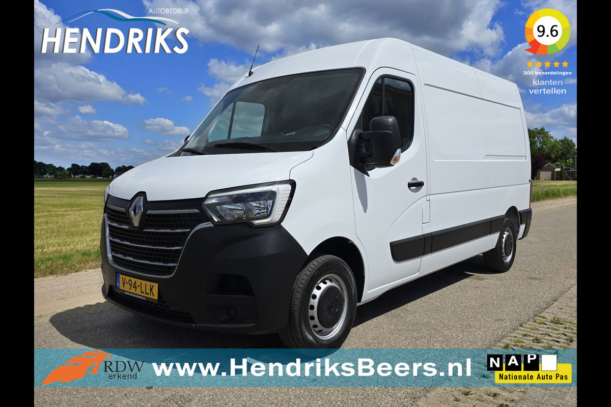Renault Master T33 2.3 dCi 135 L2 H2 Comfort - 135 Pk - Euro 6 - Navi - Airco - Cruise Control Renault Master T33 2.3 dCi 135 L2 H2 Comfort - 135 Pk - Euro 6 - Navi - Airco - Cruise Control