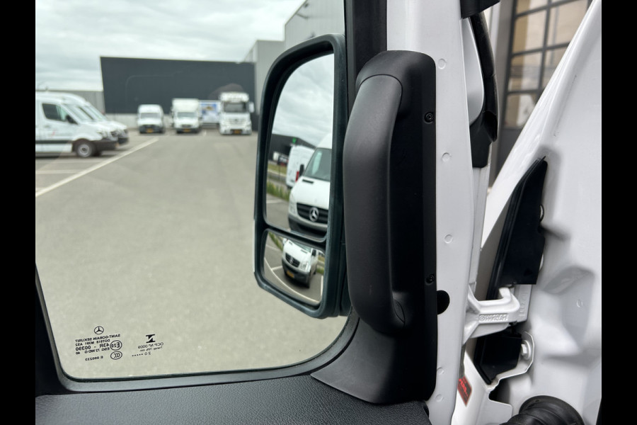 Mercedes-Benz Sprinter 316 CDI L2 H2 3500KG Trekhaak / MBUX / Camera / Navigatie / Parkeersensoren / Airco / 270 Graden achterdeuren