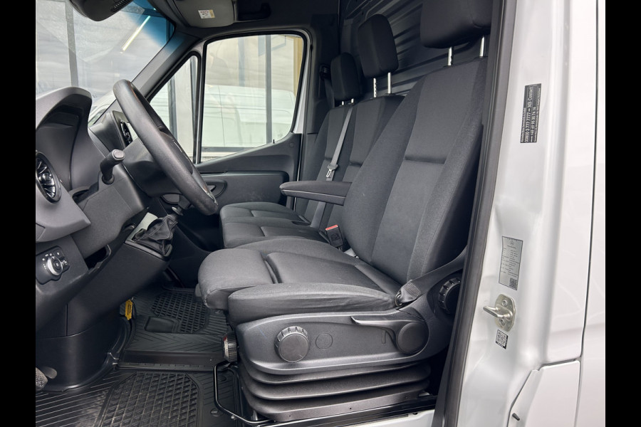 Mercedes-Benz Sprinter 316 CDI L2 H2 3500KG Trekhaak / MBUX / Camera / Navigatie / Parkeersensoren / Airco / 270 Graden achterdeuren