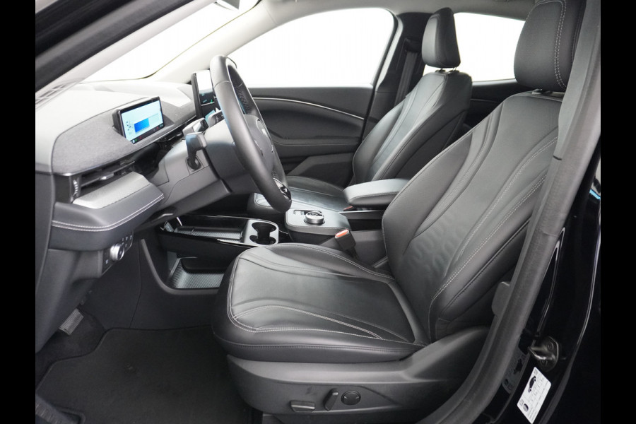 Ford Mustang Mach-E Extended RWD 98 kWh Leer Pano-Dak Auto-Pilot-Adaptive Cruise+Lane Centring Assist en Stop&Go Apple-Android Carplay 360-gr Elektr.verst.Stoelen+geheugen+Verwarmd Bang & OlufsenDual-ECC Fully Active Park Assist Elektr.Achterklep BLISS Driver Alert One-pedal-drive Lane Change Warning en Lane Centering Assist FordKeyless Entry Grootste-Accu+Bereik  59.000 nieuw