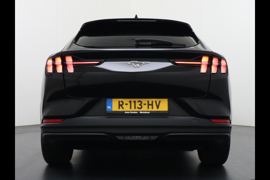 Ford Mustang Mach-E Extended RWD 98 kWh Leer Pano-Dak Auto-Pilot-Adaptive Cruise+Lane Centring Assist en Stop&Go Apple-Android Carplay 360-gr Elektr.verst.Stoelen+geheugen+Verwarmd Bang & OlufsenDual-ECC Fully Active Park Assist Elektr.Achterklep BLISS Driver Alert One-pedal-drive Lane Change Warning en Lane Centering Assist FordKeyless Entry Grootste-Accu+Bereik  59.000 nieuw