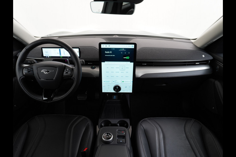 Ford Mustang Mach-E Extended RWD 98 kWh Leer Pano-Dak Auto-Pilot-Adaptive Cruise+Lane Centring Assist en Stop&Go Apple-Android Carplay 360-gr Elektr.verst.Stoelen+geheugen+Verwarmd Bang & OlufsenDual-ECC Fully Active Park Assist Elektr.Achterklep BLISS Driver Alert One-pedal-drive Lane Change Warning en Lane Centering Assist FordKeyless Entry Grootste-Accu+Bereik  59.000 nieuw