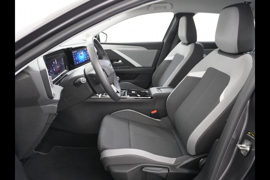Opel Astra 1.2 T111PK Apple Carplay Navi-App Pure-Panel Virtual Cockpit PDC-v+a Keyless Ecc Led-a+v DAB+ Cruise Control Lmv Lane Assist Mistlamp Led Regensensor Hill Start Assist Rijstrooksensor met correctie Hill hold functie AEB ESPVermoeidheids herkenning Regensensor Verkeersbord detectie Mirror Screen Elektrisch verstelbare en verwarmbare buitenspiegels EURO6.4 Qi-lader Draadloos Orig.NLse auto slechts 35.600km! nieuwprijs € 33.500