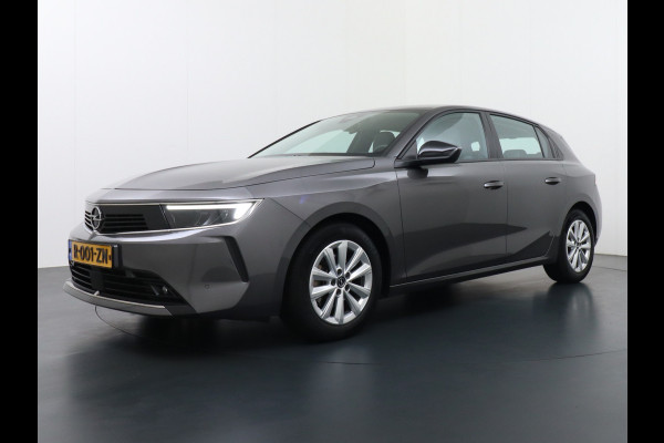 Opel Astra 1.2 T111PK Apple Carplay Navi-App Pure-Panel Virtual Cockpit PDC-v+a Keyless Ecc Led-a+v DAB+ Cruise Control Lmv Lane Assist Mistlamp Led Regensensor Hill Start Assist Rijstrooksensor met correctie Hill hold functie AEB ESPVermoeidheids herkenning Regensensor Verkeersbord detectie Mirror Screen Elektrisch verstelbare en verwarmbare buitenspiegels EURO6.4 Qi-lader Draadloos Orig.NLse auto slechts 35.600km! nieuwprijs € 33.500