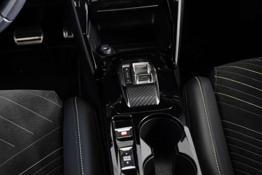 Peugeot 2008 1.2 PureTech 130 PK GT - Automaat | Dig. Cockpit | Adapt. Cruise | Elek. stoel | Stoelverw. | PDC | Camera | NAV+App. Connect | Auto. Airco | LM 17"| 6653