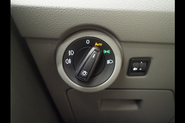 Volkswagen Transporter 2.0 TDI 150PK DC Dubbele Cabine R-Line L2H1 6-Zits | Sidebars | Splitter | Airco | Carplay | Trekhaak