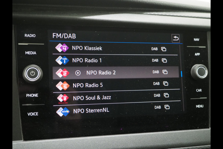 Volkswagen Transporter 2.0 TDI 150PK DC Dubbele Cabine R-Line L2H1 6-Zits | Sidebars | Splitter | Airco | Carplay | Trekhaak