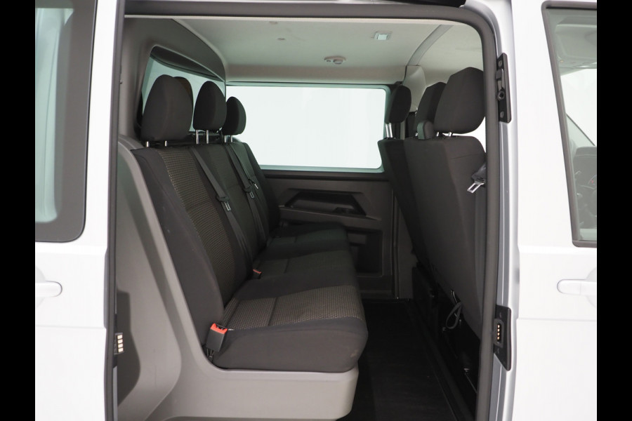 Volkswagen Transporter 2.0 TDI 150PK DC Dubbele Cabine R-Line L2H1 6-Zits | Sidebars | Splitter | Airco | Carplay | Trekhaak