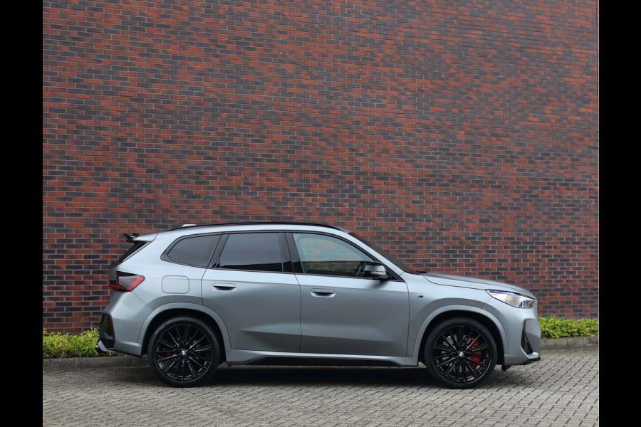 BMW X1 23i x-Drive *Pano*M-Sport*Head-Up*Uniek!*