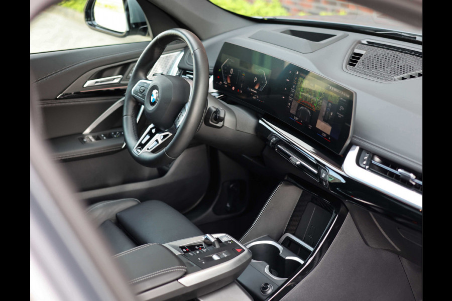 BMW X1 23i x-Drive *Pano*M-Sport*Head-Up*Uniek!*