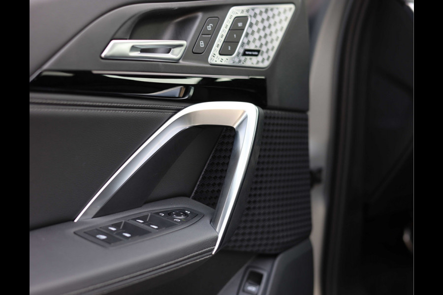BMW X1 23i x-Drive *Pano*M-Sport*Head-Up*Uniek!*