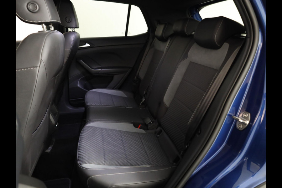 Volkswagen T-Cross 1.0 TSI R-Line 110pk 6bak| digital display| 18'LM-velgen| Climatronic