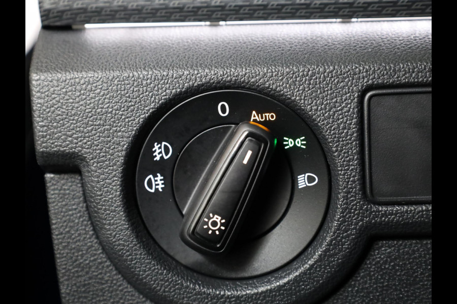 Volkswagen T-Cross 1.0 TSI R-Line 110pk 6bak| digital display| 18'LM-velgen| Climatronic
